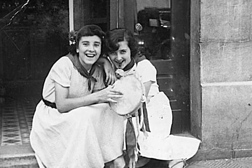 1953. Milagros López y Josefina Alzórriz.