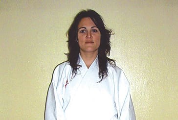 Nuria Abascal, de Karate El Puy, consigue el cinturón negro