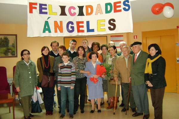 Ángeles Miquélez cumplió cien años en la residencia La Luz