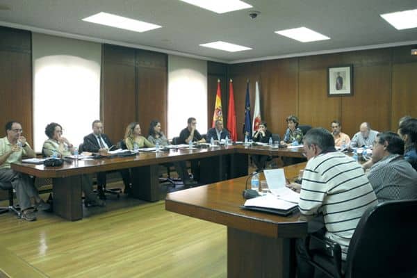 Unanimidad en el pleno contra el recorte de fondos al Ayuntamiento