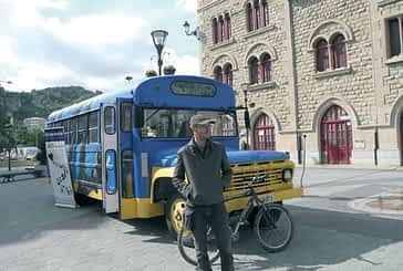Un llamativo autobús contribuye a sensibilizar sobre el reciclaje