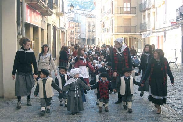 Las calles se animaron con los cantos a Santa Águeda