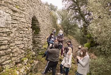 Un viaducto romano perfectamente conservado en Azcona se suma a la oferta turística de la zona