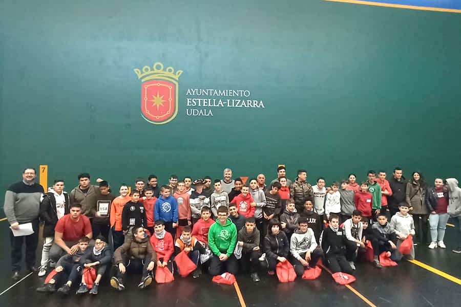 Oier Zabaleta se alzó con el campeonato de pelota organizado por el IES Tierra Estella