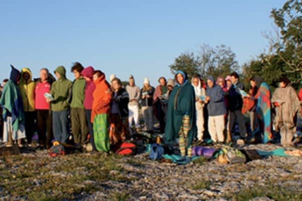 Setenta personas participaron en la iniciativa ‘Saludo  al Sol’ en Urbasa