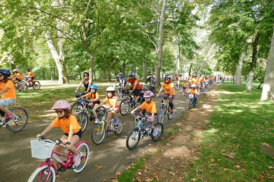 Más de 850 personas en el 30 aniversario del Día de la Bicicleta