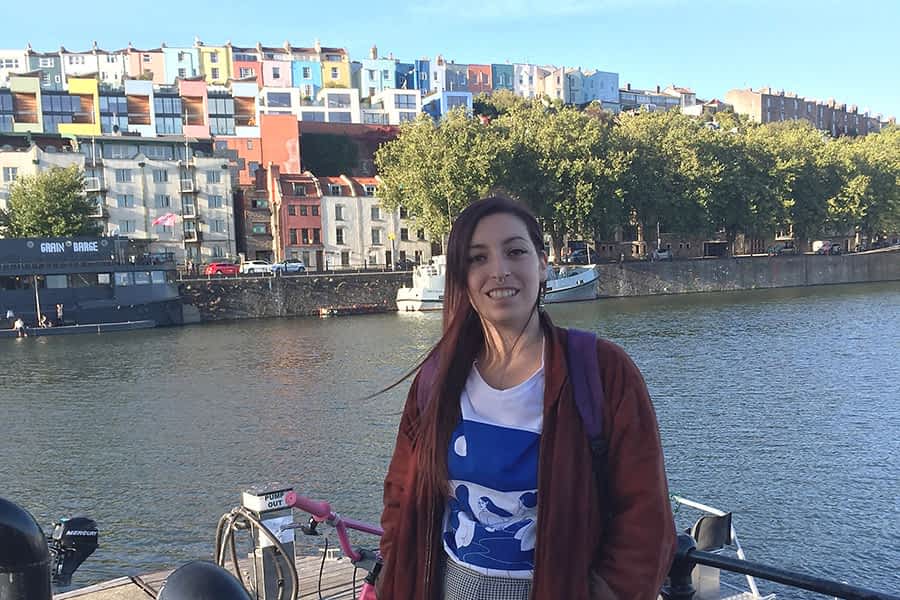 TIERRA ESTELLA GLOBAL – Kristina Azpilikueta – Bristol (Inglaterra) – “Aquí la gente es muy abierta de mente y simpática, lo que da libertad para ser tú misma”