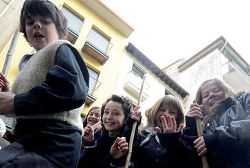 Los alumnos de Ikastola y Remontival rogaron protección a Santa Águeda