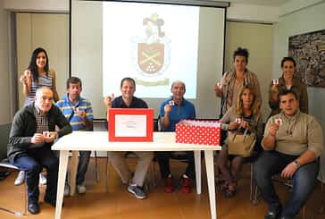 Ordoiz elabora 500 manos rojas para el Ayuntamiento de Ayegui