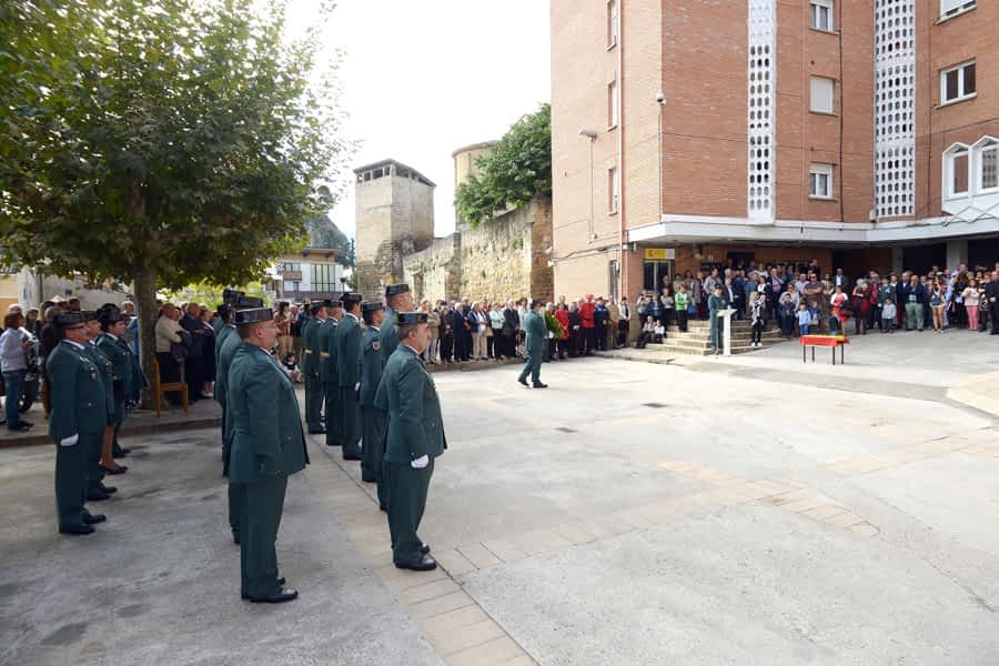 La Guardia Civil  suma al Día del Pilar un recuerdo a los dos asesinados en 1988