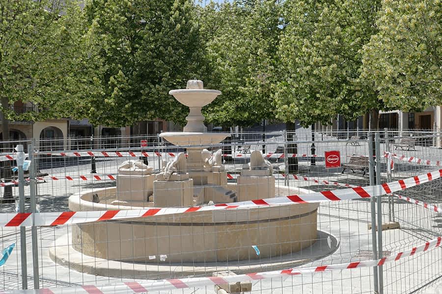 La fuente de la plaza Santiago, en obras