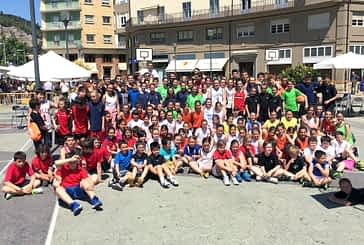 Festival de baloncesto en la plaza de la Coronación