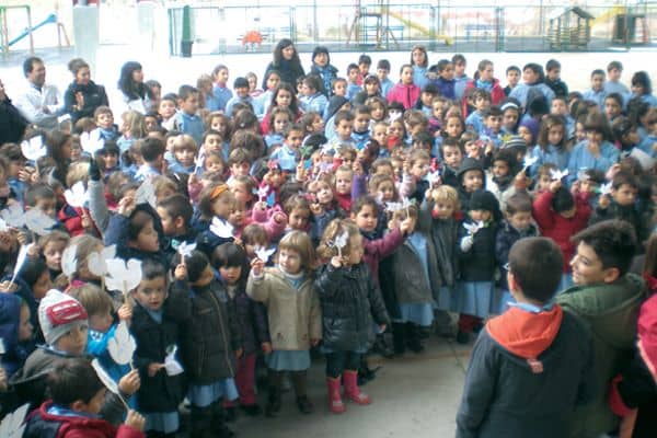 Los escolares celebraron el Día de la No Violencia y la Paz