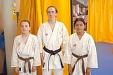 Dos cinturones negros infantil y un 1º DAN para alumnos del Karate El Puy