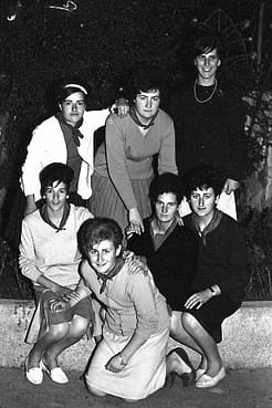 24. 1963. Conchi, Carmen, Mª José, Mª Cruz, Angelines, Isabel y Mª Carmen.