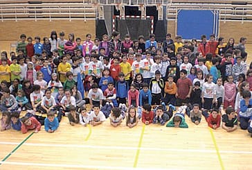 El minihandball reunió a 230 escolares en el polideportivo Tierra Estella
