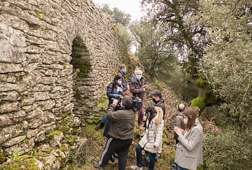 Un viaducto romano perfectamente conservado en Azcona se suma a la oferta turística de la zona