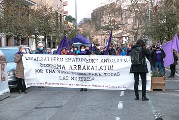 Distancia y reivindicación en la manifestación del 8-M en Estella