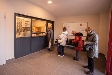 La taquilla de la estación inaugura imagen y baños públicos