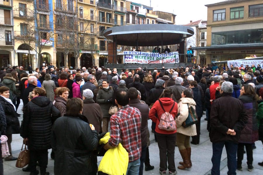 Manifestación en contra del traslado de actividad de los laboratorios del Hospital García Orcoyen a Pamplona