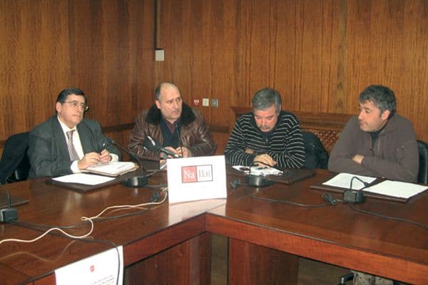 La ley respalda el uso del euskera en las cabeceras de documentos municipales