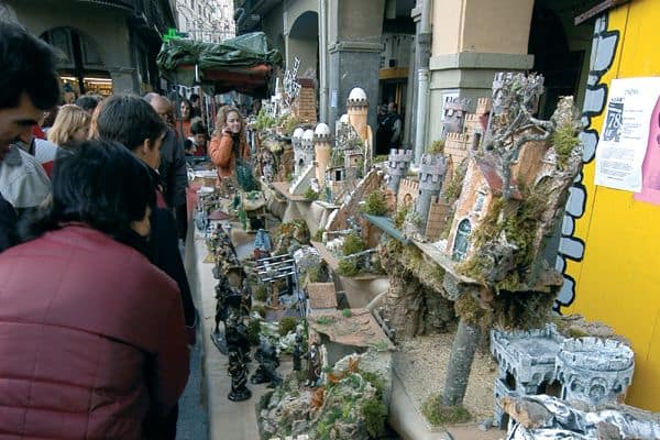 Un mercado contribuye al espíritu navideño en Estella