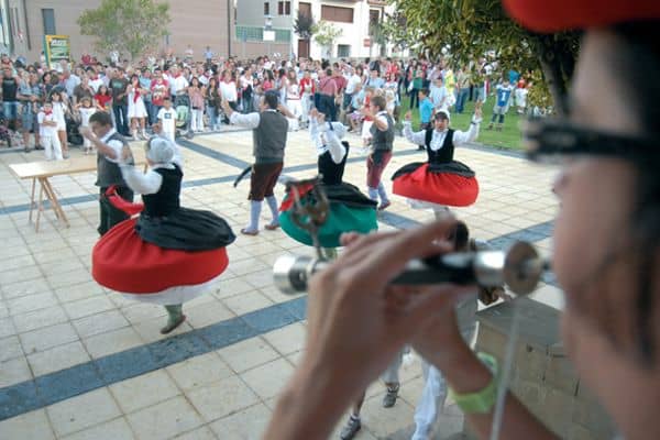 El alcalde Luis Araiz protagonizó el arranque festivo en Ayegui
