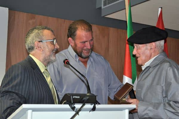 Joxe Ulibarrena recibe el XII Premio Manuel de Irujo