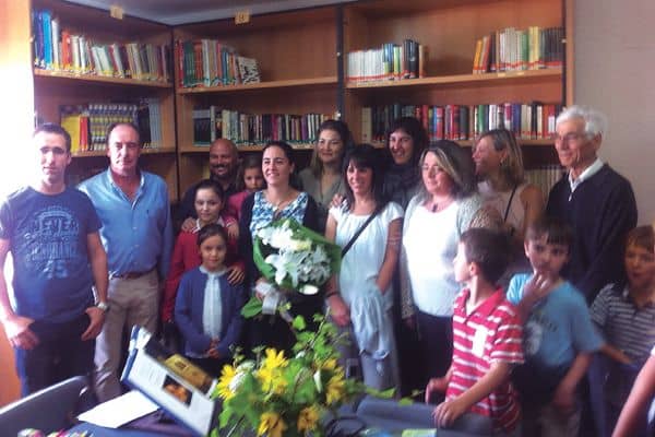 Salinas de Oro abre su biblioteca gracias a una donación