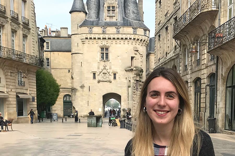 TIERRA ESTELLA GLOBAL – María Jordana Ochoa – Bordeaux – “Mis alumnos están orgullosos de sus raíces y quieren conocer más sobre la cultura vasca”