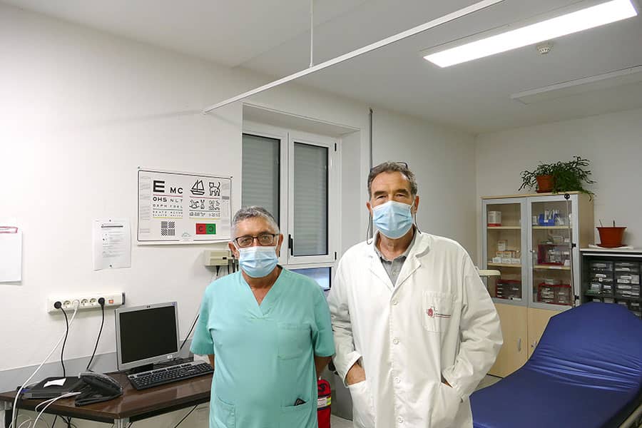 PRIMER PLANO – Iñaki Abad y Peio Goiatxe, profesionales sanitarios – “Hay que llamar por teléfono antes de acudir a Urgencias para evitar riesgo sanitario”