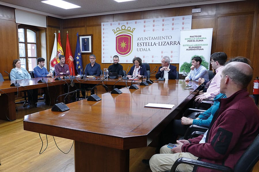 Veintiuna entidades de Estella firman el primer Pacto de Ciudad por el Clima