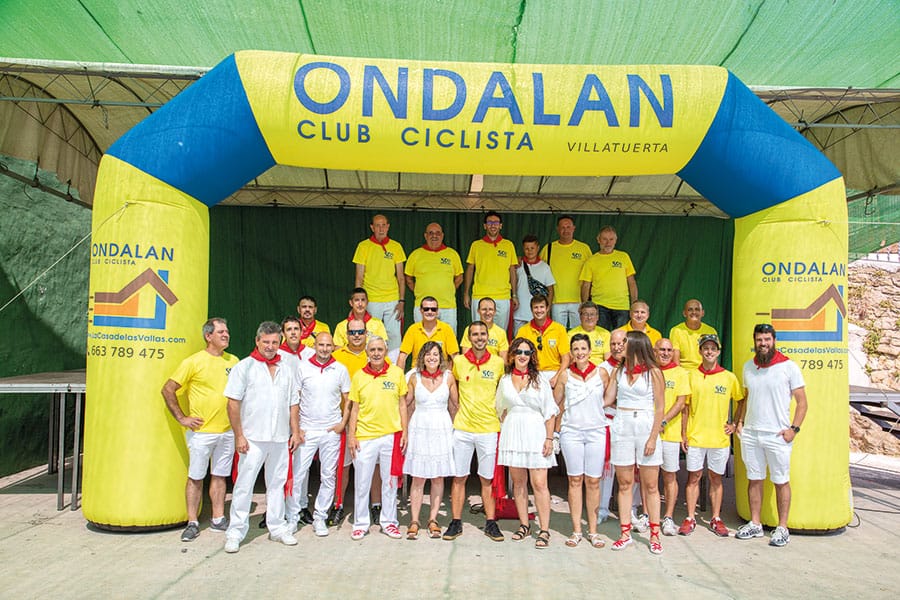 El color ‘amarillo Ondalán’ lució en Villatuerta